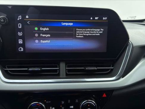 Used 2025 Chevrolet Trax LT w/ LT Convenience Package FWD image 30