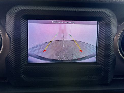 Used 2021 Jeep Wrangler Sport S image 22