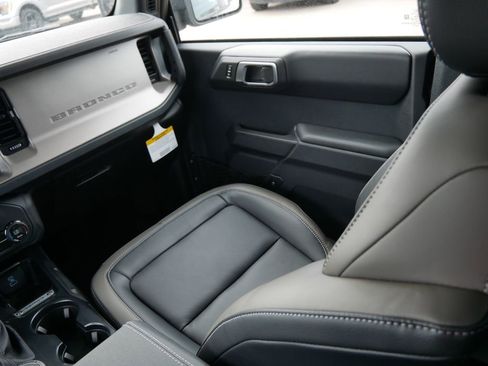 New 2025 Ford Bronco Outer Banks AWD/4WD image 17