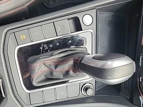 Used 2021 Volkswagen Jetta GLI Autobahn w/ GLI Autobahn Black Package image 17