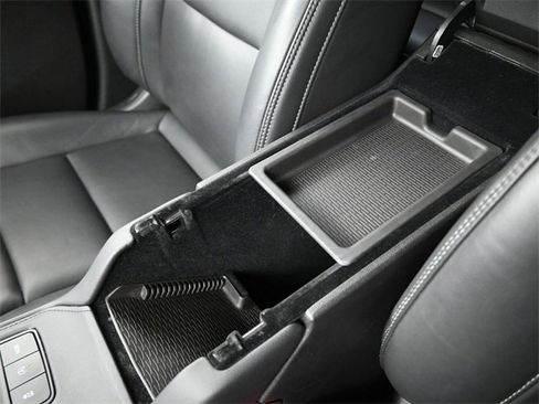 Used 2024 Cadillac XT4 Premium Luxury image 9