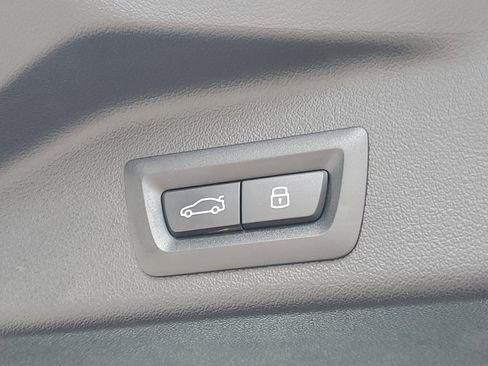 Certified 2025 BMW X5 xDrive40i w/ M Sport Package image 29