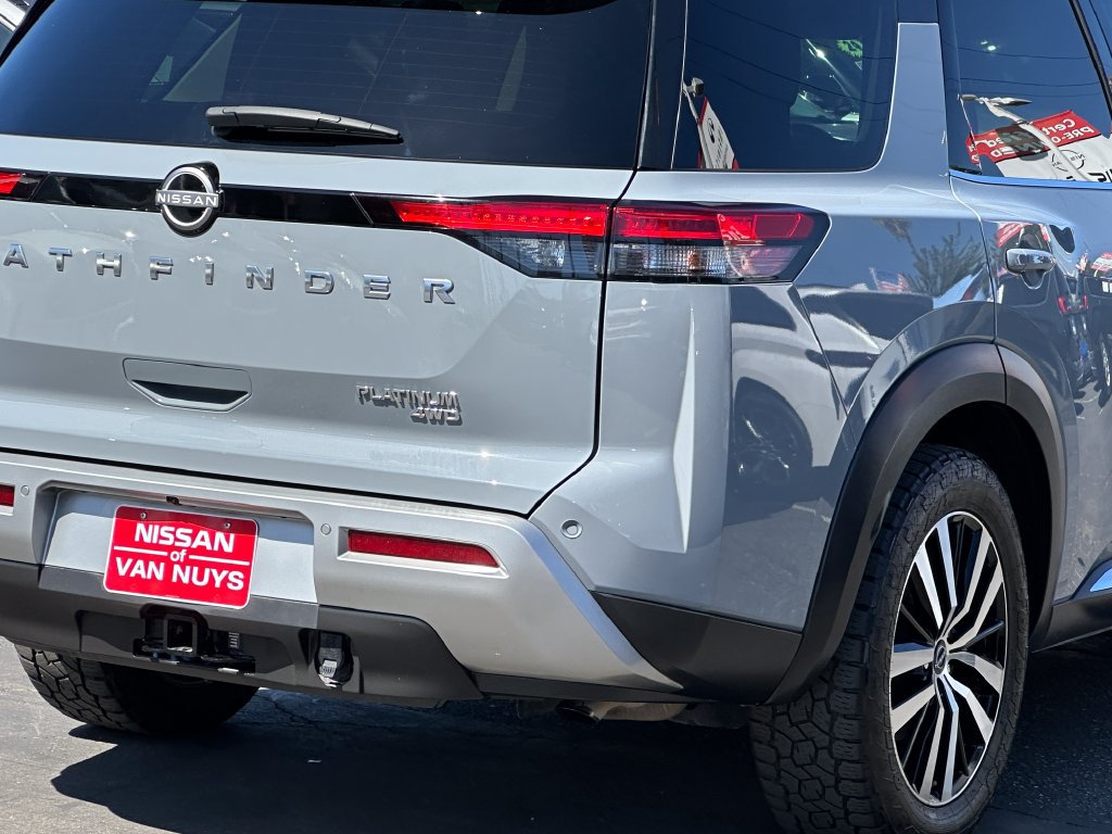 Used 2023 Nissan Pathfinder Platinum AWD/4WD image 8