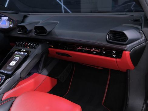 Used 2021 Lamborghini Huracan EVO RWD image 30