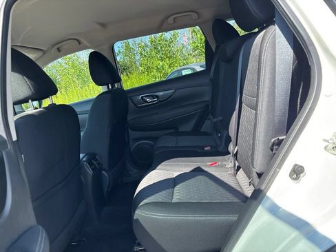 Used 2018 Nissan Rogue SV w/ Premium Package AWD/4WD image 11
