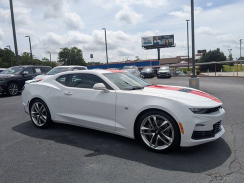 Used 2022 Chevrolet Camaro SS RWD image 3