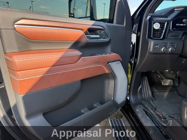 Used 2024 GMC Sierra 3500 Denali Ultimate AWD/4WD image 22
