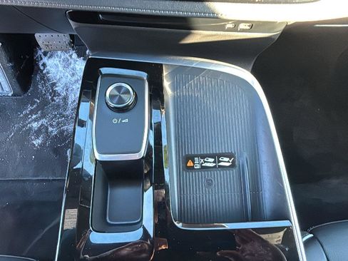 Used 2025 Buick Enclave Preferred image 18