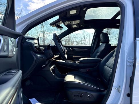 New 2026 Buick Enclave Avenir w/ Super Cruise Package FWD image 9