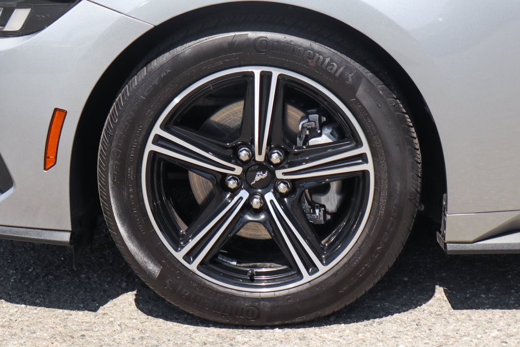 Used 2025 Ford Mustang Coupe RWD image 41
