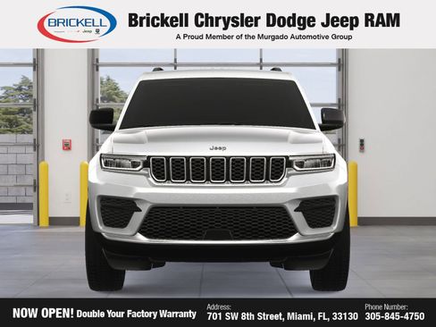 New 2025 Jeep Grand Cherokee Laredo image 9