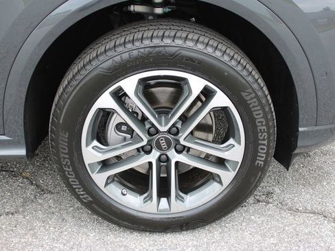 Certified 2025 Audi Q5 Premium Plus w/ Premium Plus AWD/4WD image 35