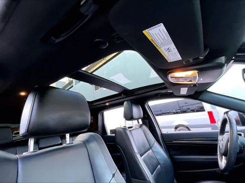 Used 2019 Jeep Grand Cherokee Limited w/ Luxury Group II image 11