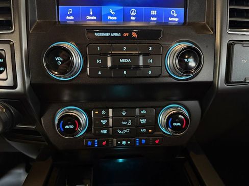 Used 2020 Ford F150 Lariat w/ Equipment Group 502A Luxury AWD/4WD image 26