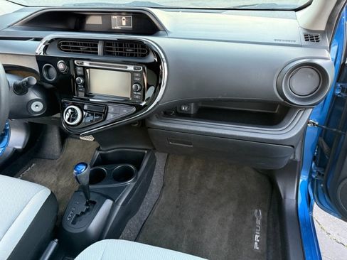 Used 2018 Toyota Prius C One image 22