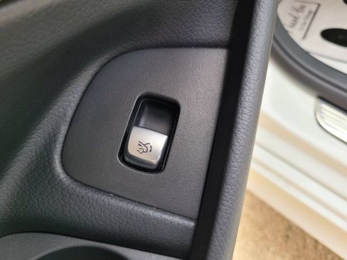 Used 2021 Mercedes-Benz E 350 4MATIC Sedan image 24