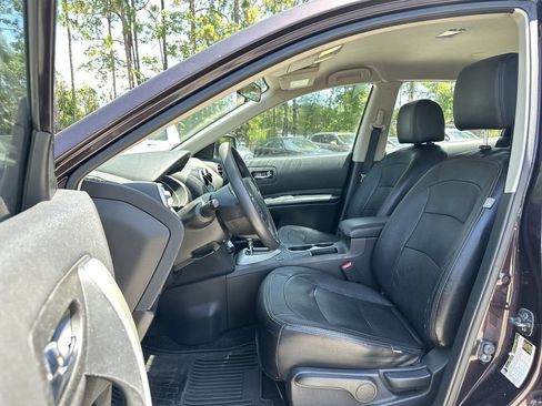 Used 2015 Nissan Rogue S w/ Convenience Package FWD image 2