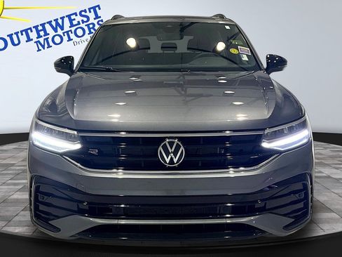 Used 2024 Volkswagen Tiguan SE R-Line AWD/4WD image 2