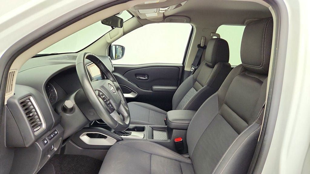 Used 2023 Nissan Frontier SV w/ SV Convenience Package AWD/4WD image 18