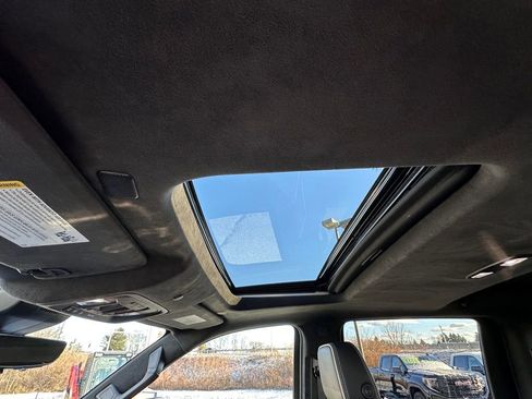 Used 2022 GMC Sierra 1500 AT4X image 34