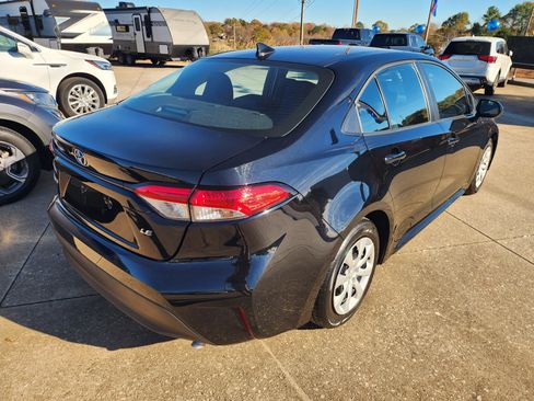 Used 2024 Toyota Corolla LE image 4