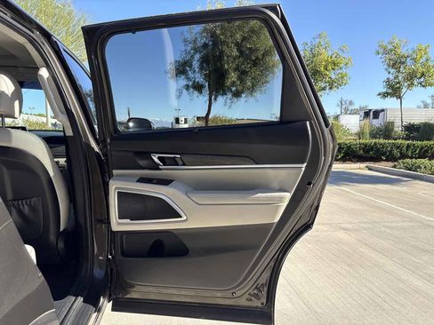 Used 2022 Kia Telluride EX image 14