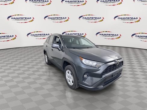 Used 2021 Toyota RAV4 XLE w/ Convenience Package AWD/4WD image 2