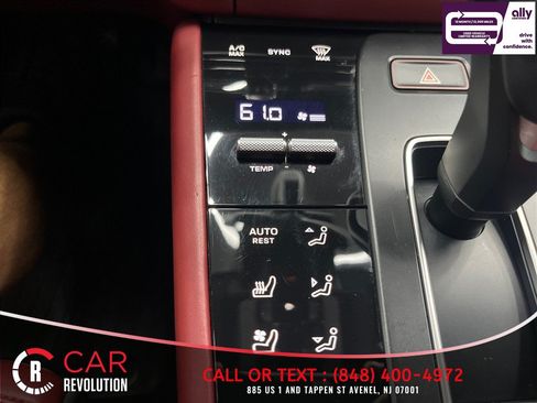 Used 2024 Porsche Macan GTS AWD/4WD image 23