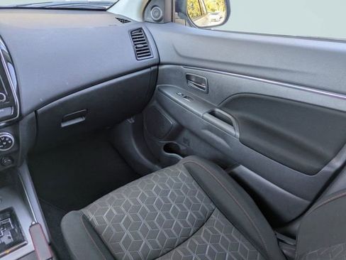 Used 2025 Mitsubishi Outlander Sport LE image 18