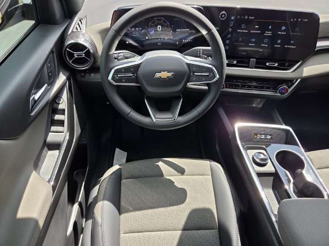 New 2027 Chevrolet Equinox LT w/ Convenience Package II FWD image 10