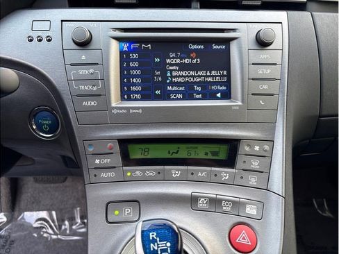 Used 2013 Toyota Prius Three image 16