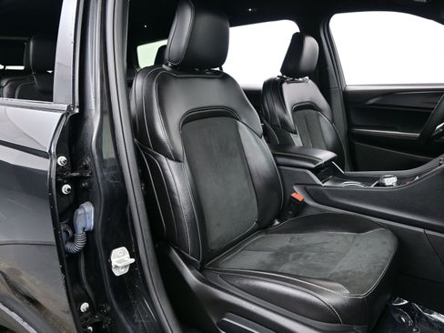 Used 2024 Jeep Grand Cherokee L Laredo image 14