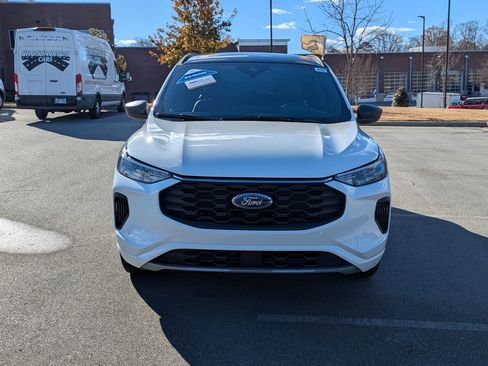 Certified 2023 Ford Escape ST-Line w/ Tech Pack #1 image 9