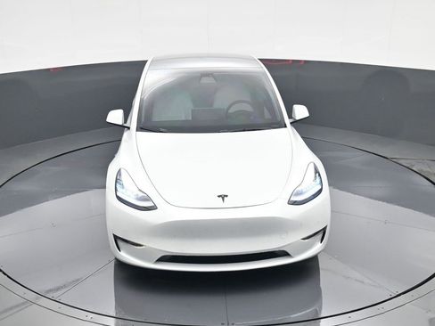 Used 2021 Tesla Model Y Long Range image 26