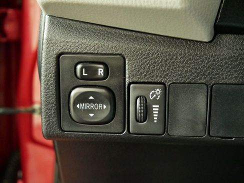 Used 2016 Toyota Corolla LE image 22