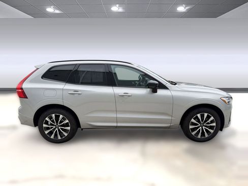 Certified 2025 Volvo XC60 B5 Plus image 8