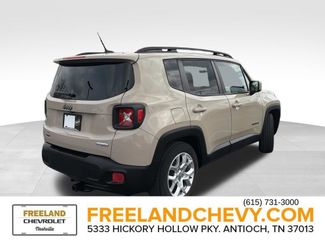 Used 2016 Jeep Renegade Latitude FWD video 3