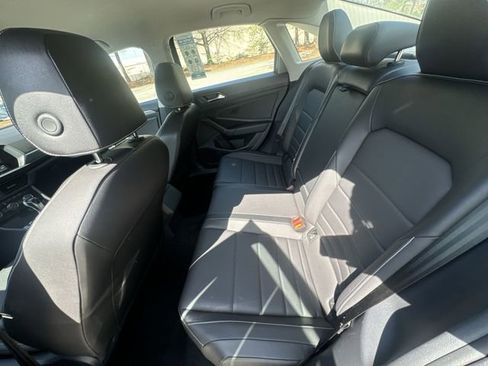 Used 2024 Volkswagen Jetta SE FWD image 23