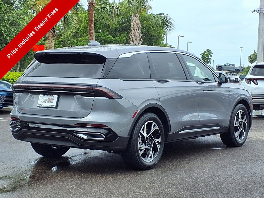 Used 2024 Lincoln Nautilus Premier AWD/4WD image 8