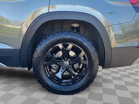 Certified 2025 Volkswagen Atlas Peak Edition SE AWD/4WD image 10