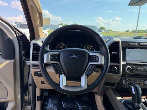 Used 2017 Ford F150 Lariat w/ Equipment Group 502A Luxury AWD/4WD image 17