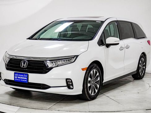 Used 2023 Honda Odyssey EX-L image 3