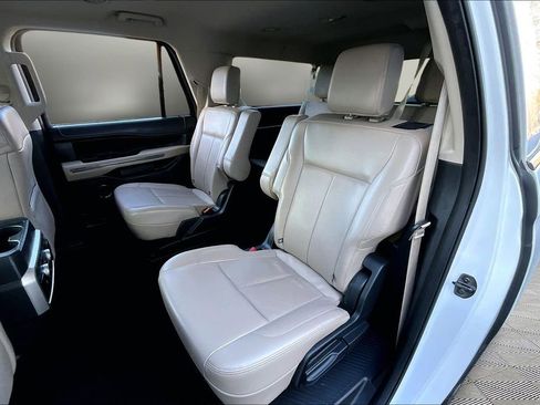 Used 2024 Ford Expedition Max XLT image 14