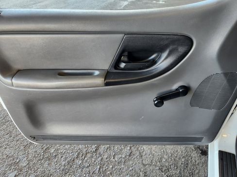 Used 2005 Ford Ranger XL image 8