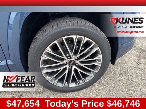 New 2026 GMC Terrain Denali w/ LPO, Black Badging Package AWD/4WD image 16