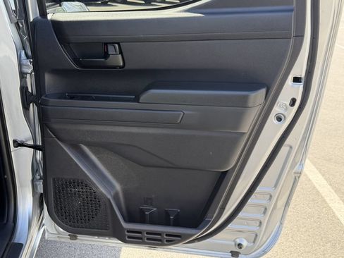 Used 2025 Toyota Tacoma SR AWD/4WD image 16