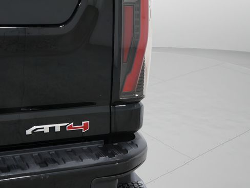 Used 2025 GMC Sierra 2500 AT4 AWD/4WD image 36
