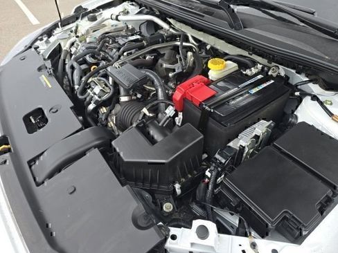 Used 2024 Nissan Sentra SV FWD image 11