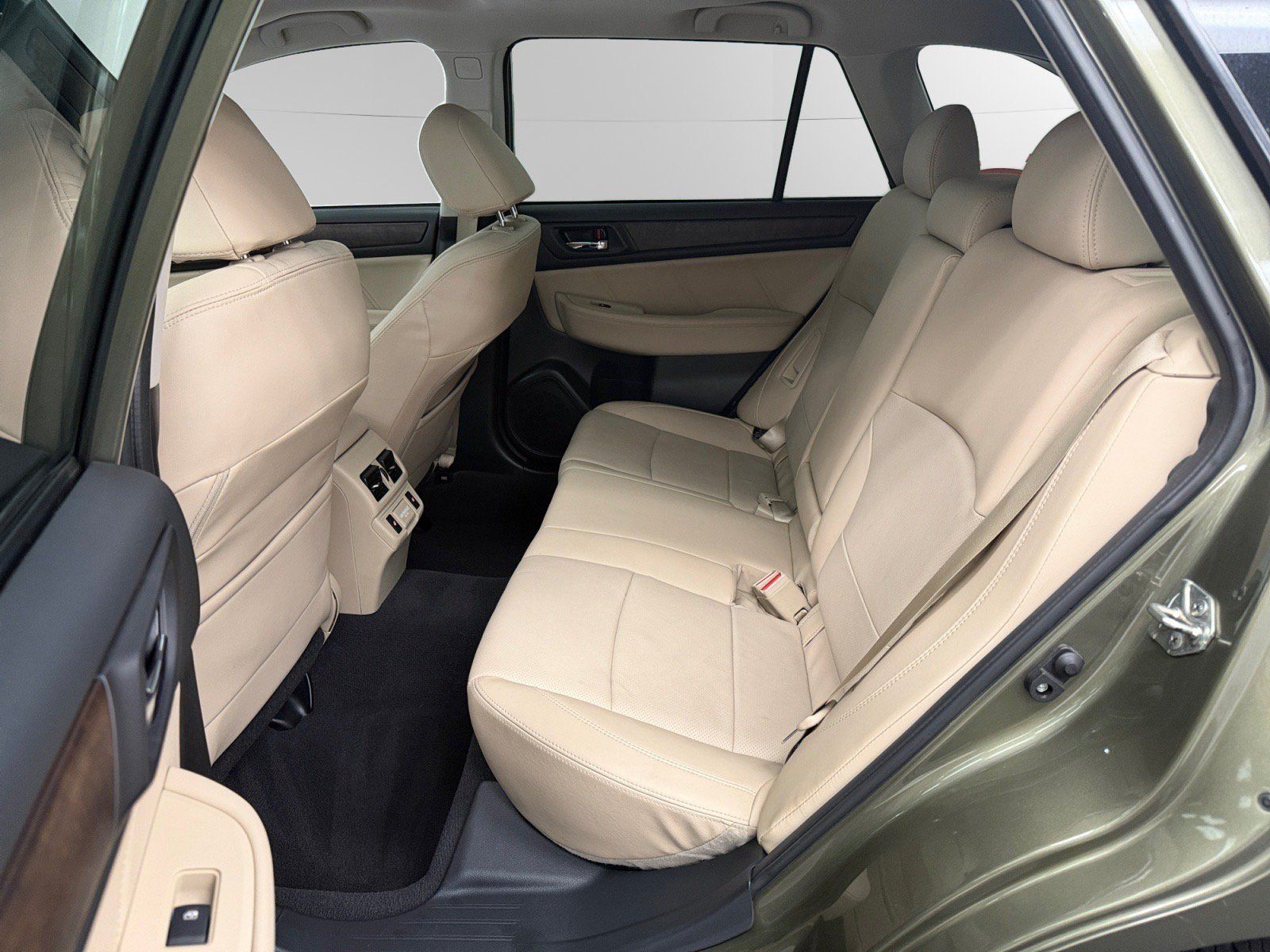 Used 2018 Subaru Outback 3.6R Limited AWD/4WD image 13