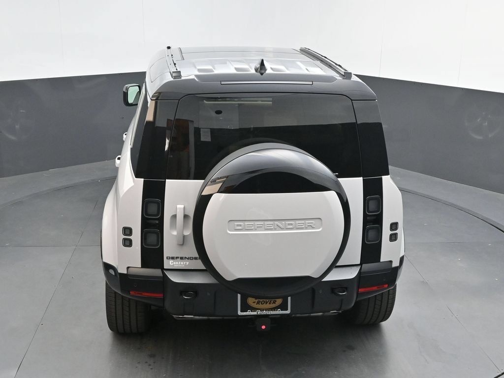 Used 2026 Land Rover Defender 110 X-Dynamic SE AWD/4WD image 36